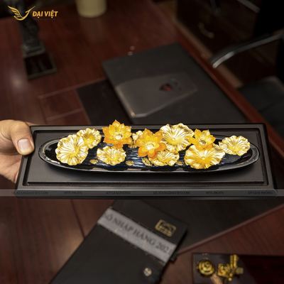 Hồ Hoa Sen Dát Vàng 24K
