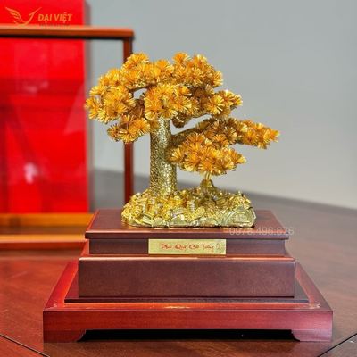 Tùng La Hán Dát Vàng 24K